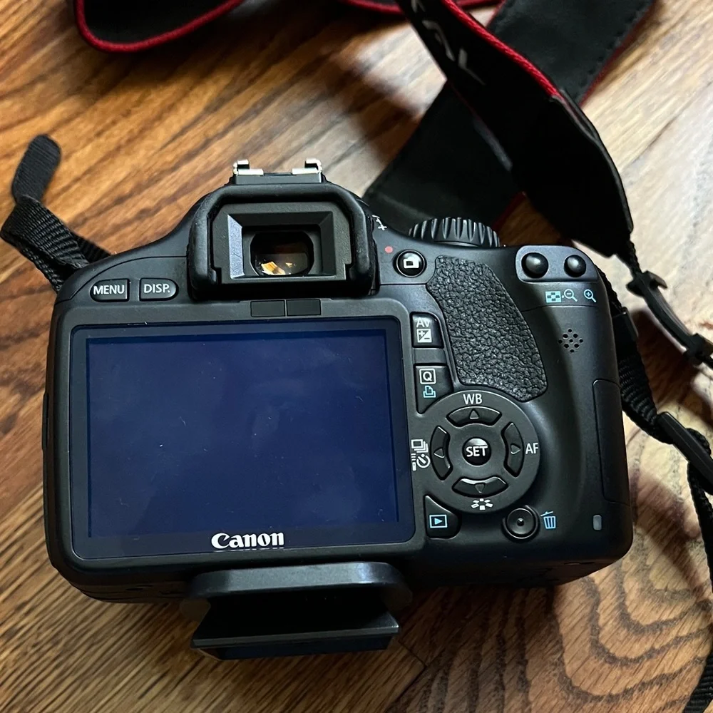 Canon Rebel T2i Black DSLR - Picture 3 of 5